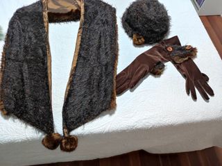 Conjunto de guantes, bufanda y gorro de pelo
