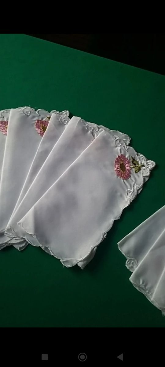 Tovaglia bianca ricamata 