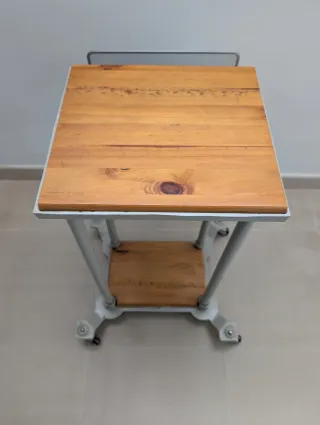 Mesa para máquina de escribir