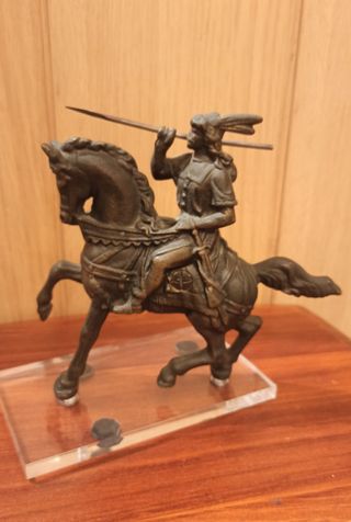 Figura de Bronce muy antigua realizada con moldes