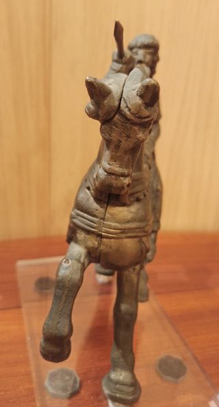 Figura de Bronce muy antigua realizada con moldes