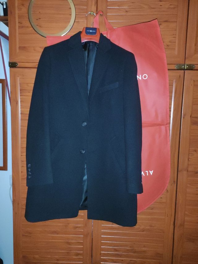 Tres Cuartos Abrigo Alvaro Moreno Funda Percha de segunda mano
