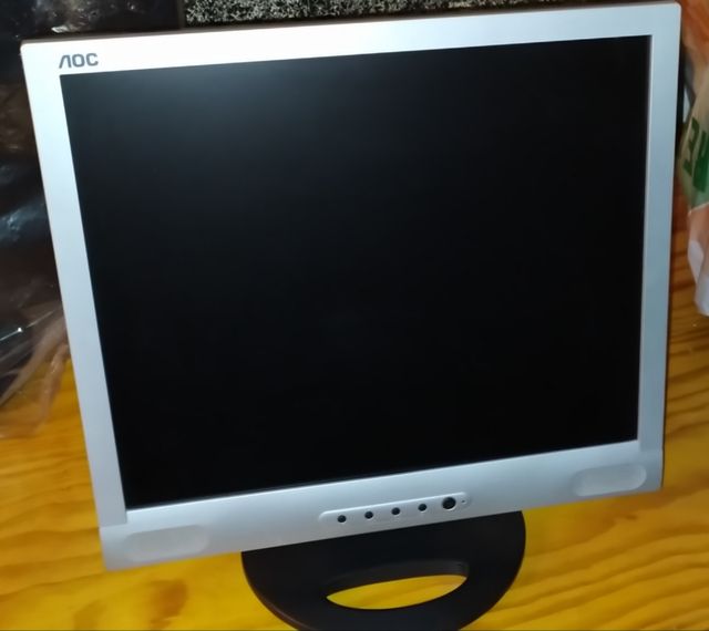 MONITOR LCD MARCA AOC MODELO LM-925