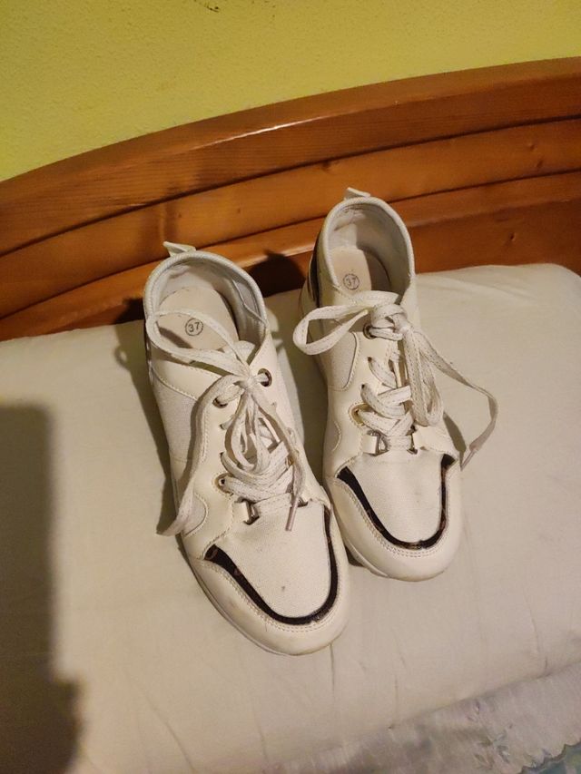 zapatillas blancas