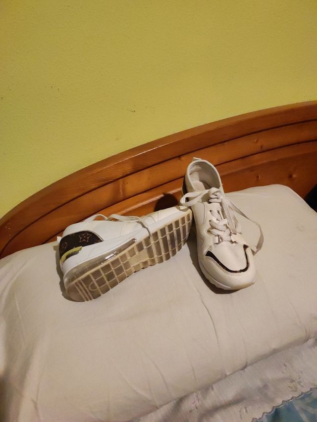 zapatillas blancas