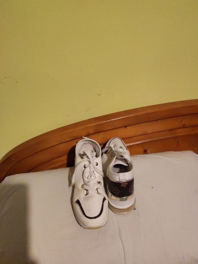 zapatillas blancas