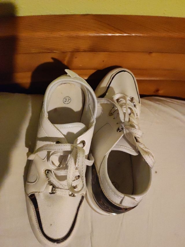 zapatillas blancas