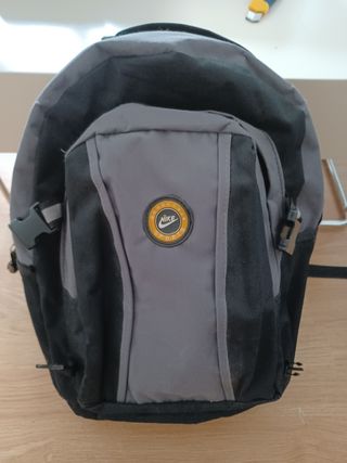 Mochila de 10 litros.