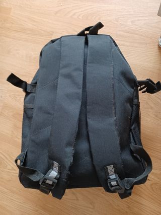 Mochila de 10 litros.