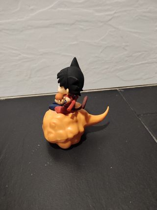 Figura Goku en nube / Dragon Ball