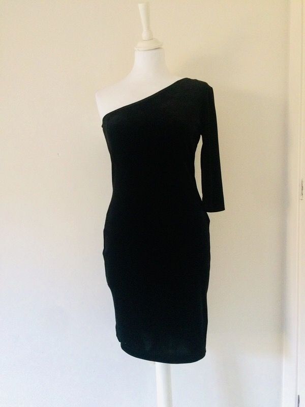 Vestido Corto Fiesta Tejido Velvet Negro