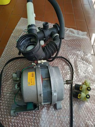Motore Lavatrice Ariston Hotpoint V6 e vari Ricamb