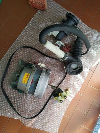 Motore Lavatrice Ariston Hotpoint V6 e vari Ricamb