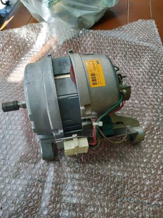 Motore Lavatrice Ariston Hotpoint V6 e vari Ricamb