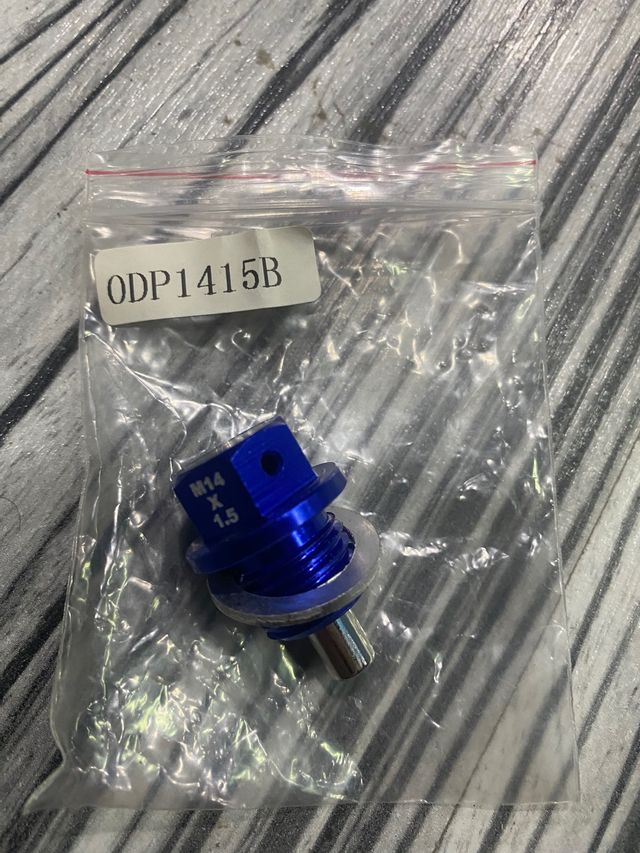 Tornillo cárter aceite imantado métrico 14x150