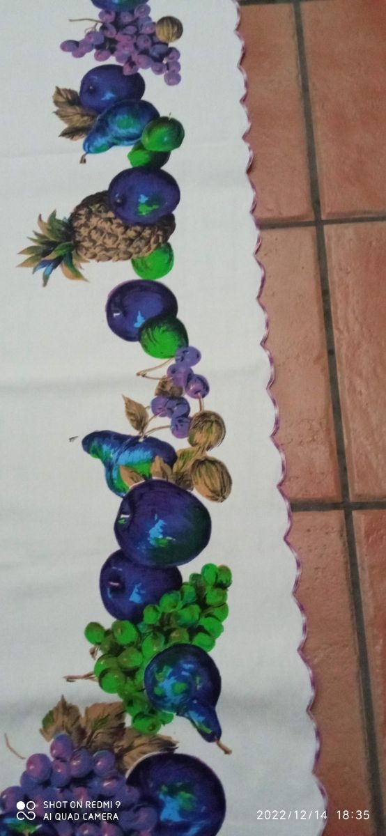 MANTELERIA FRUTAL SEMI BORDADA
