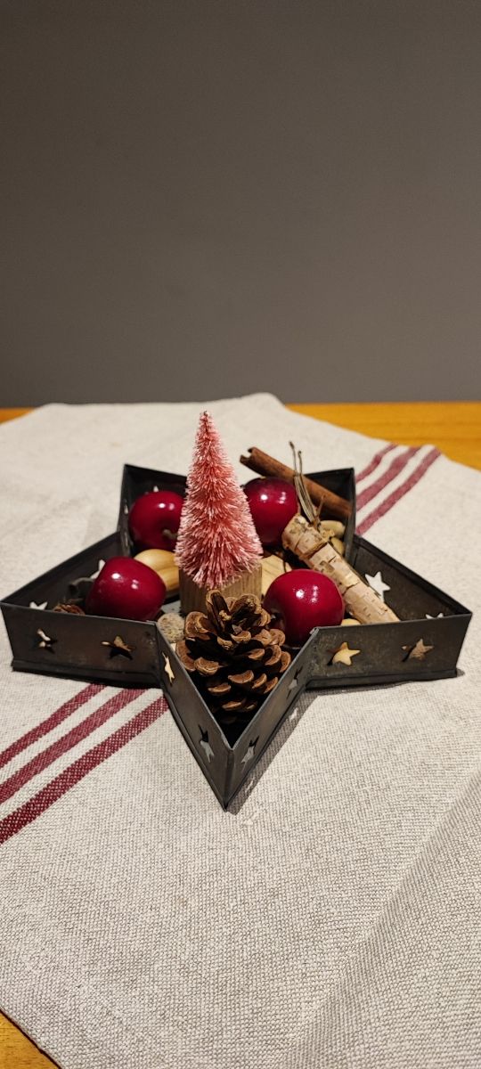 Stella in latta centrotavola/portacandele.