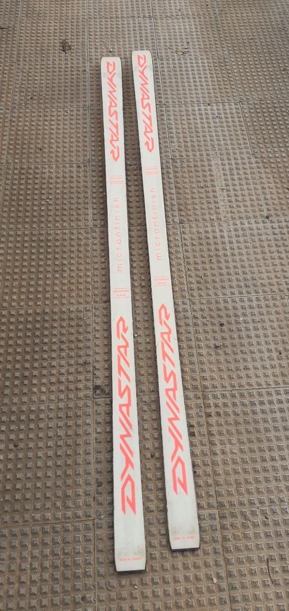 ESQUÍS DYNASTAR COMET