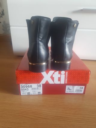 botines  negros de piel 