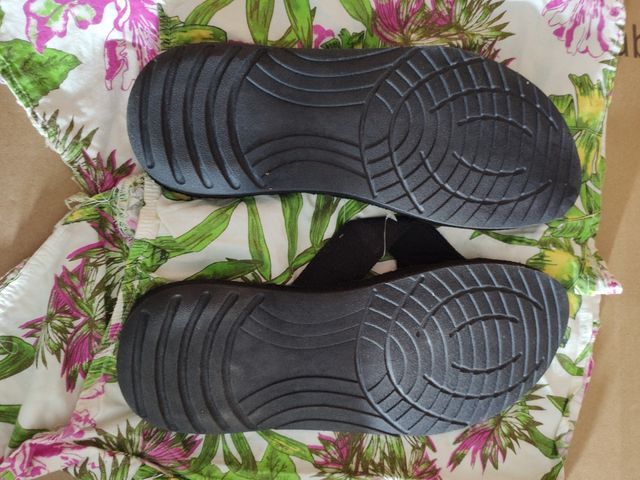 Chanclas Inside