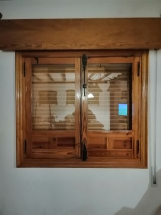 Ventanas madera 100€ por unidad. 