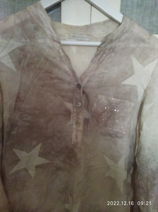 Camisa cruda de estrellas y lentejuelas 