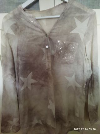 Camisa cruda de estrellas y lentejuelas 