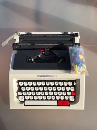 Máquina de escribir Olivetti LETTERA 42