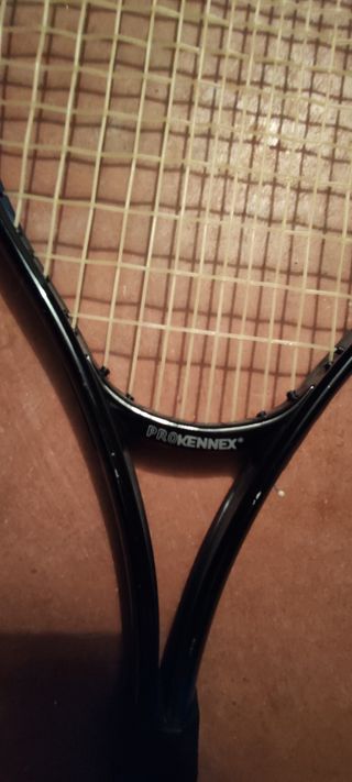raqueta de tenis 