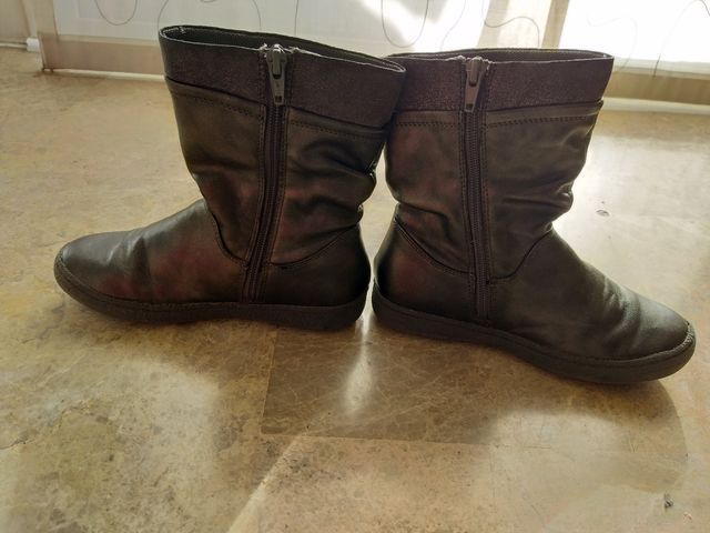 CHOLLO! Botas niña número 32 en perfecto estado