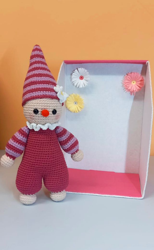 Payasito Amigurumi de crochet Hecho a mano