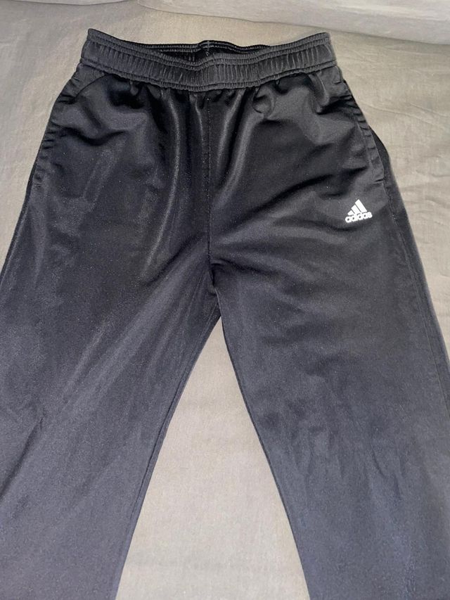 pantalón adidas