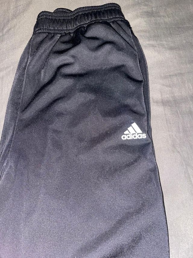 pantalón adidas