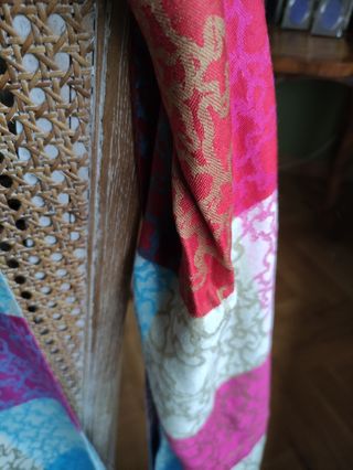 Pañuelo foulard Tous, seda y lana.