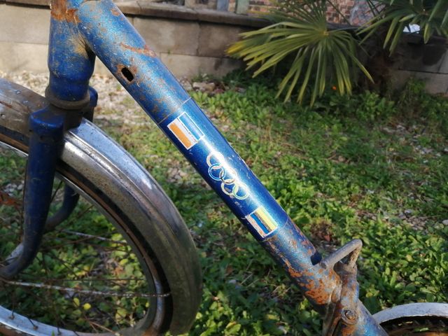 Bicicleta antigua plegable 