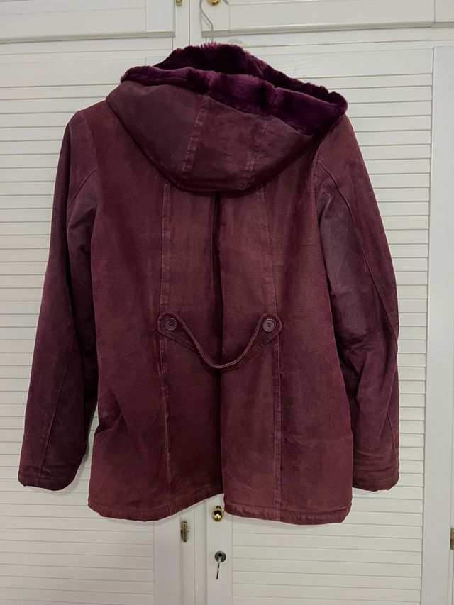 Abrigo burdeos de piel (ante). Precio negociable.