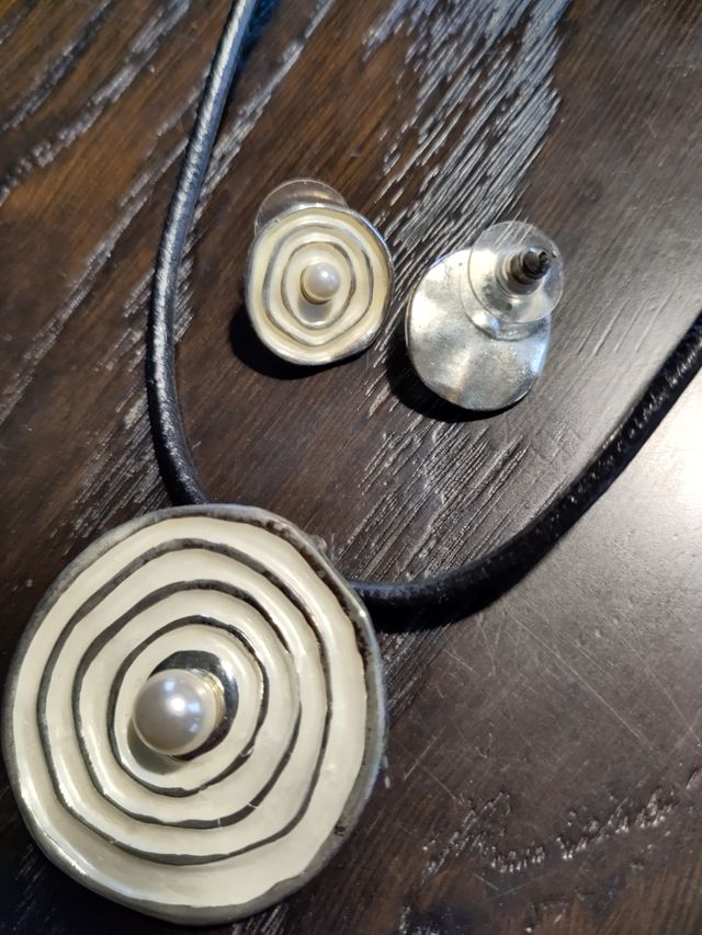 Colgante y Pendientes a Juego