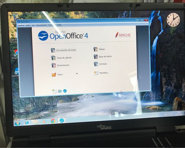 Fujitsu-Siemens Amilo Pi1505