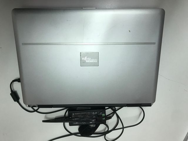 Fujitsu-Siemens Amilo Pi1505