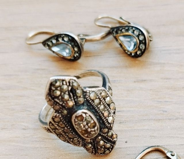 juego de anillo y pendientes