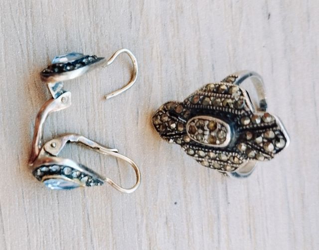 juego de anillo y pendientes