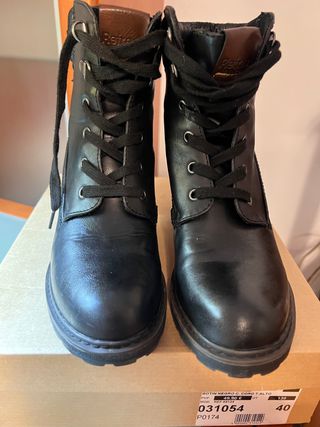 Botín negro cordonera tacón alto