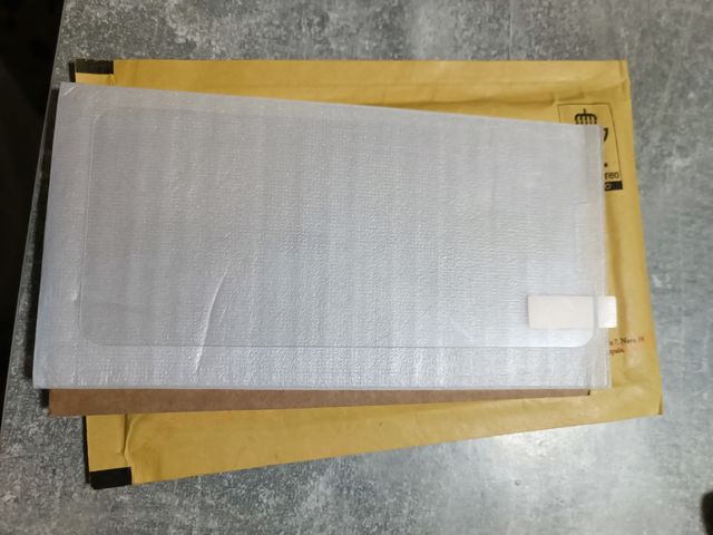 Cristal templado y funda . LG G8 Thinq.