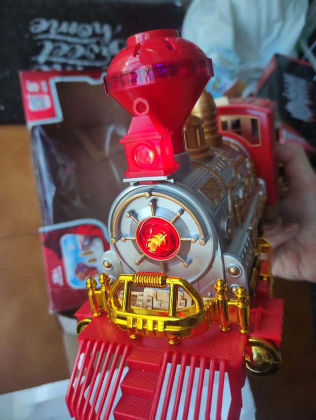 Tren clásico tiene luz y sonido