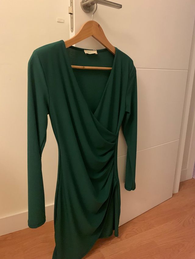 Vestido sin estrenar verde fruncido