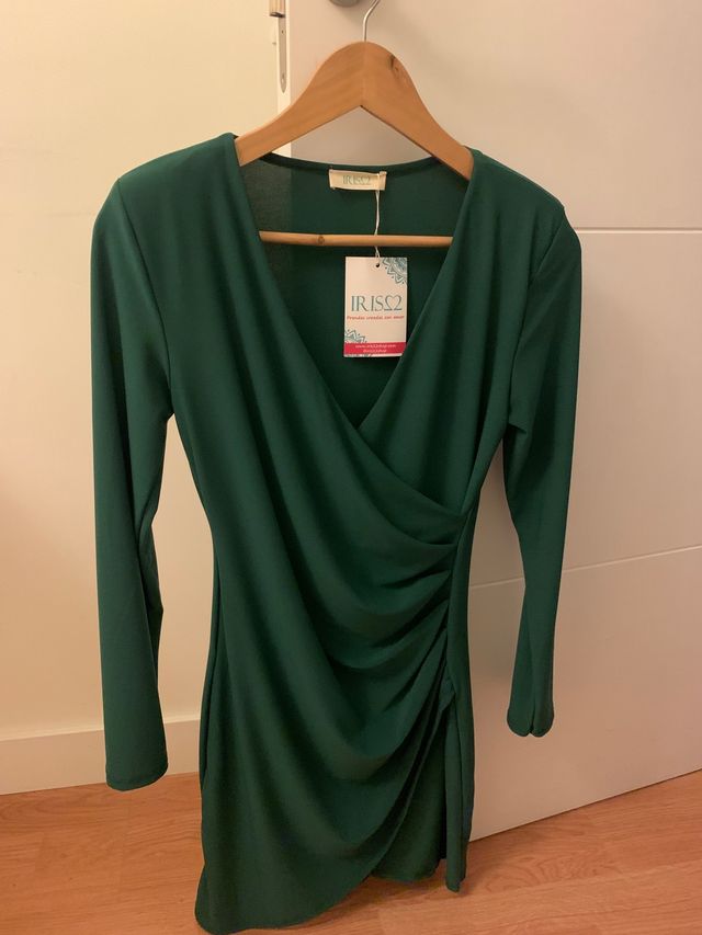 Vestido sin estrenar verde fruncido