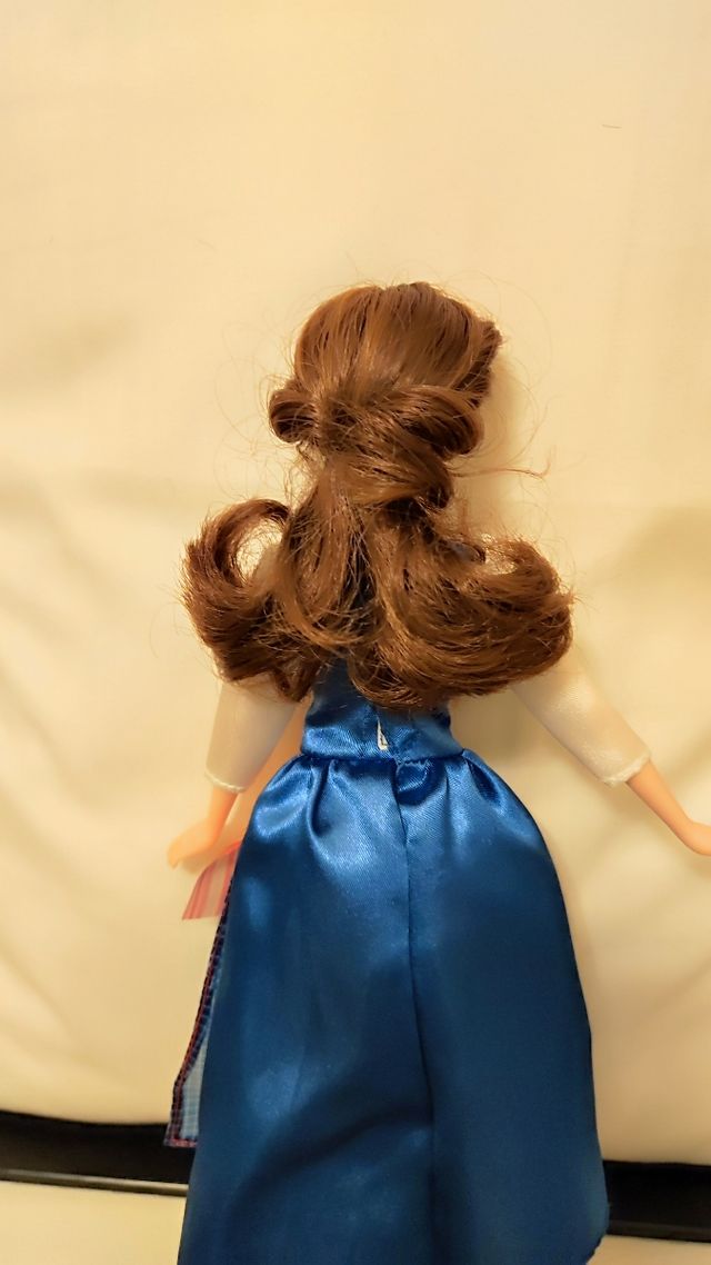 Barbie, la Bella y la bestia, campesina