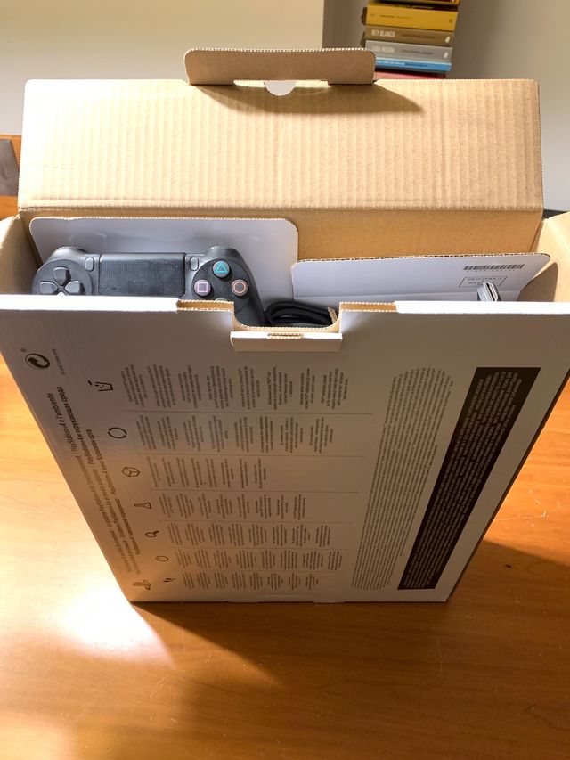 PS4 DE 1 TB + MANDO EXTRA+ CARGADOR DOBLE+ 10 JUEG