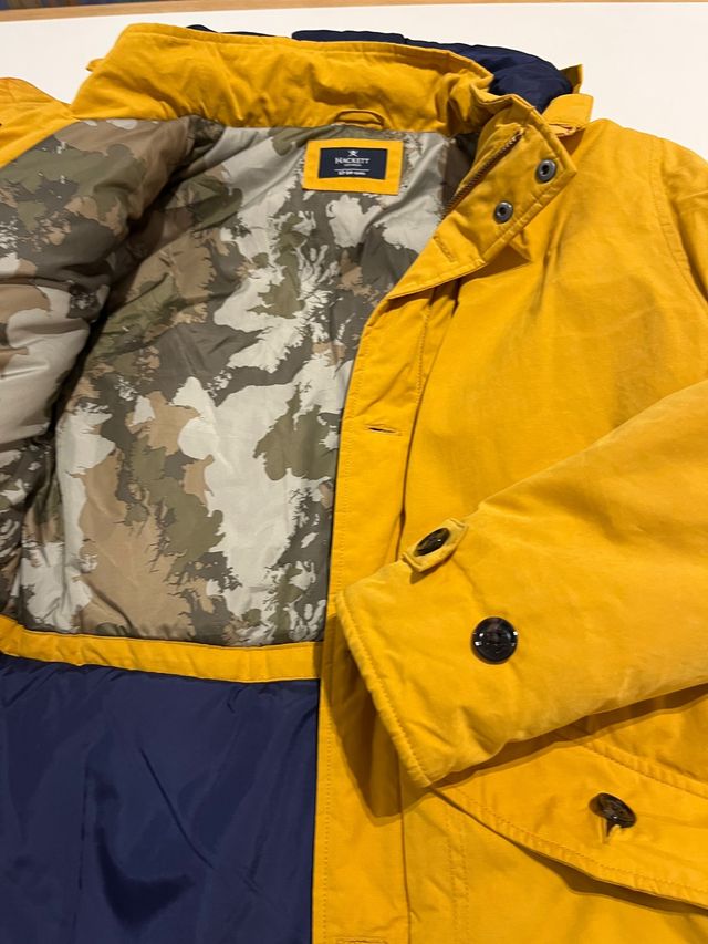 Plumas Hackett amarillo  con capucha Hackett 13-14