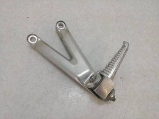 ESTRIBERA TRASERA IZQ. Yamaha R6 2002